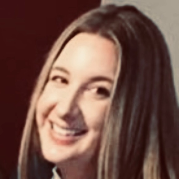 Meet your Posher - Picture 2 of 5